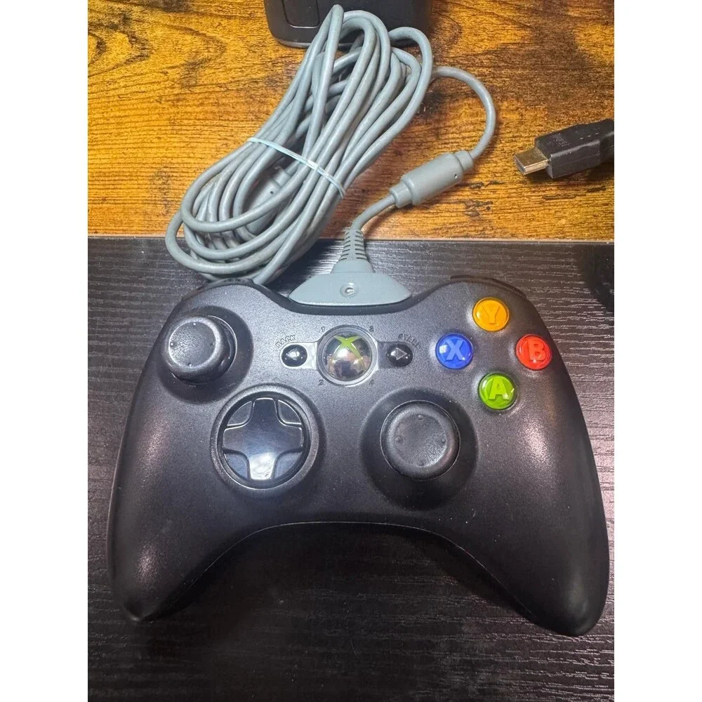 Microsoft Xbox 360 with Kinect 4GB Black Console + some games tested